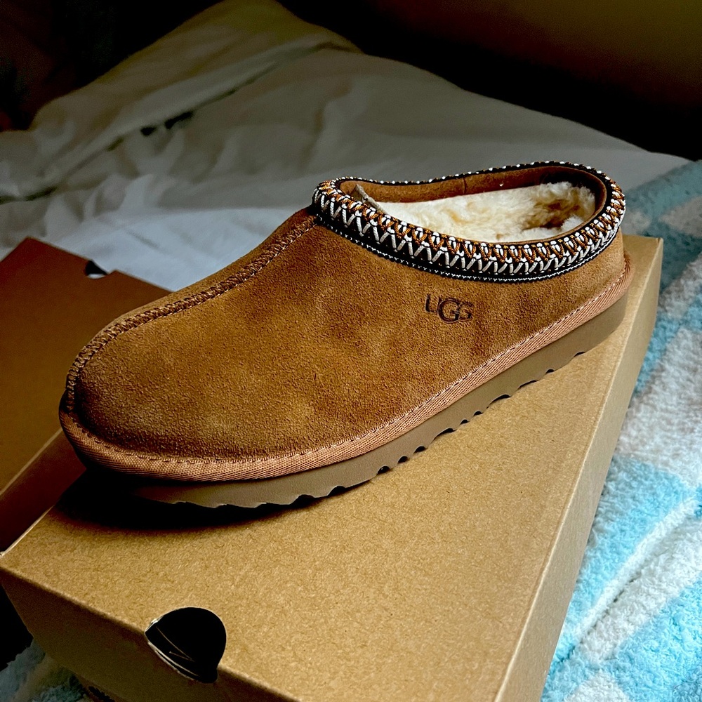 UGG Tasman Slippers Chestnut Kids 5 fits adult 6.5/7 NIB